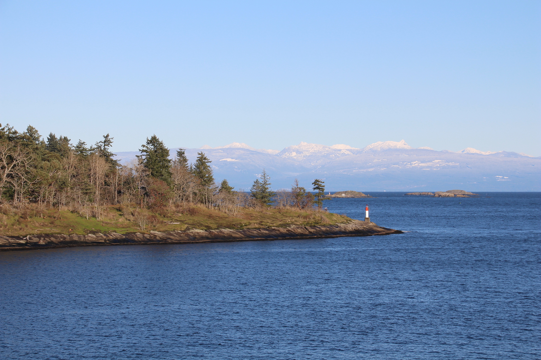 Vue sur le Phare à la pointe sur de North Vancouver.